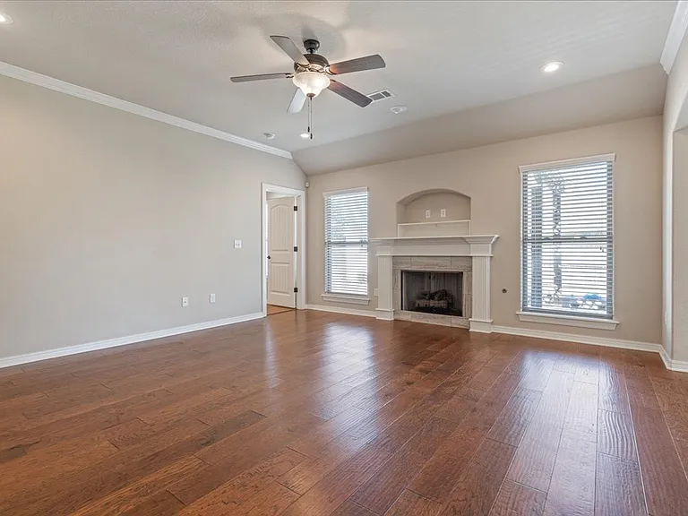 231 Genoa Way — Photo 3