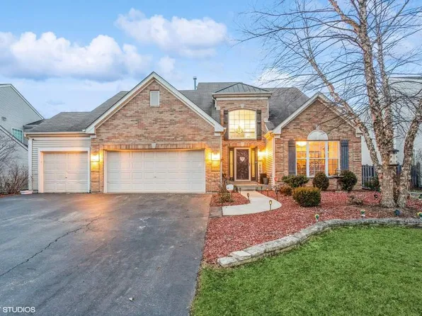 411 S Palmer Dr, Bolingbrook, IL 60490