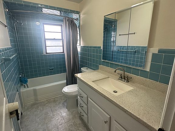5th image of 826 Jerome Ave
