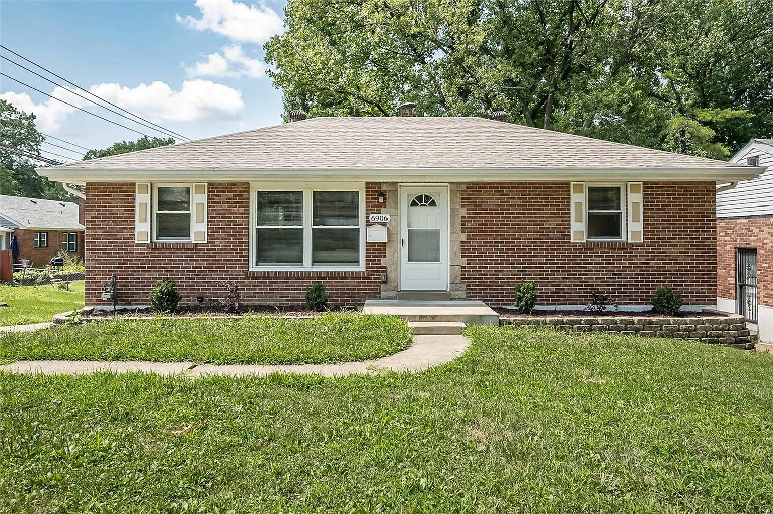 6906 Pine Ridge Dr photo 1