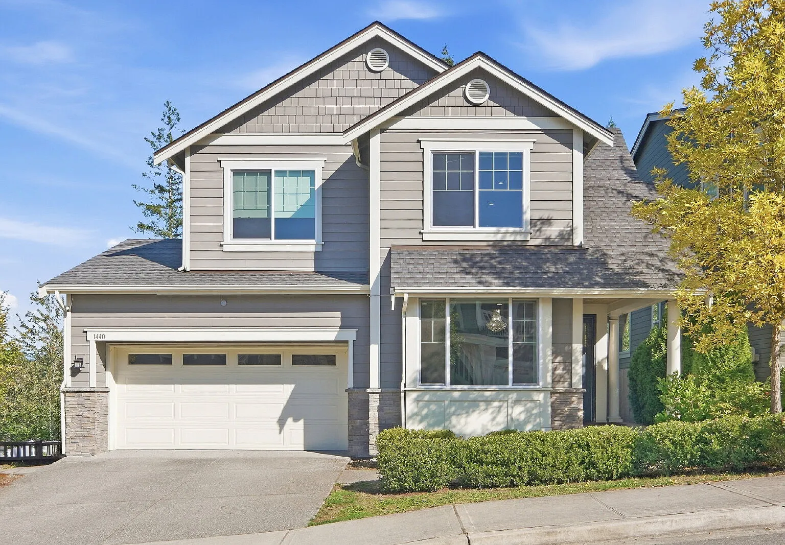 **Beautiful Sammamish Home In Desirable Canterbury Park Available Now For Rent!! — Photo 1
