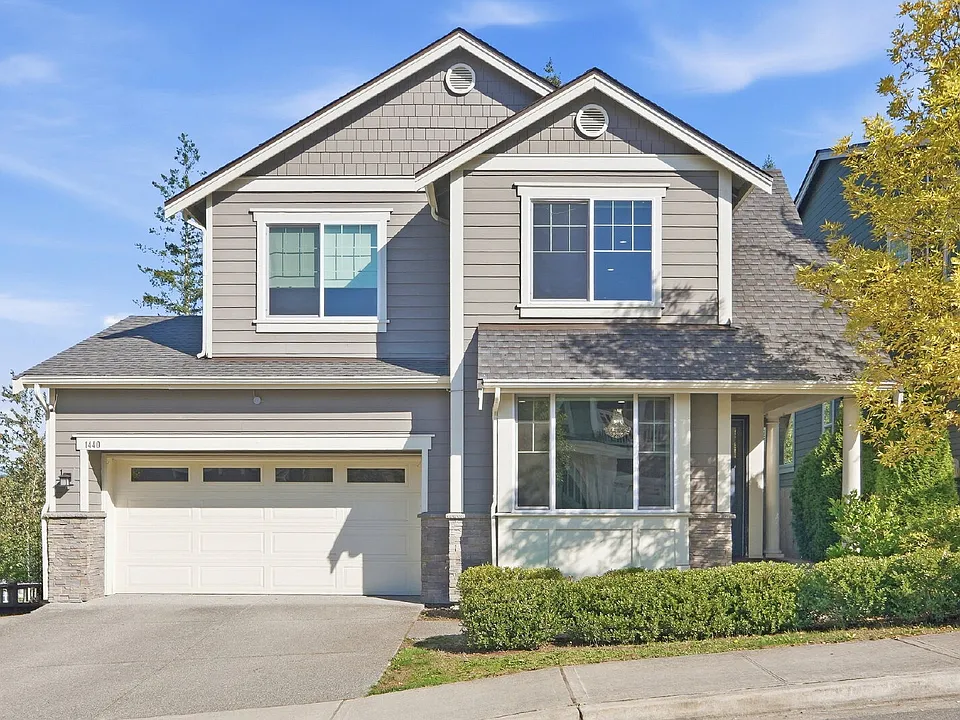1440 243rd Pl NE
