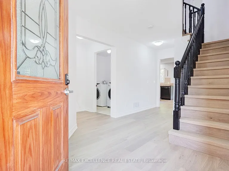 15 Nymark Pl — Photo 4
