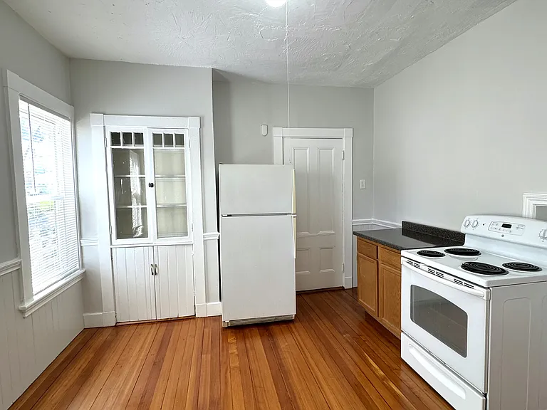 75 Lincoln Ave #1 — Photo 6