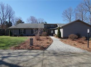 428 Drayton Park Dr, Kernersville, NC 27284