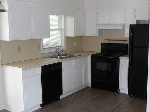2nd image of 113 NW 14th St