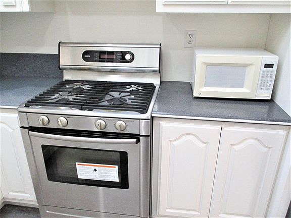 5th image of 33799 Remington Dr
