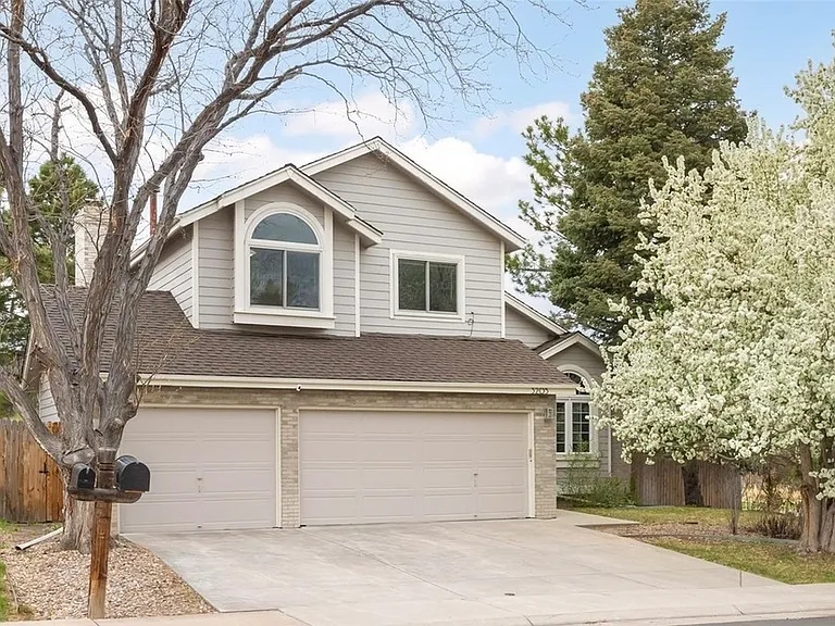 3205 S Tulare Ct — Photo 2