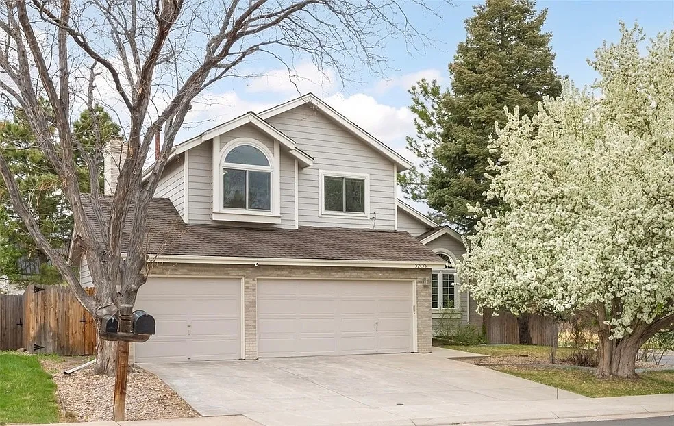 Building Photo - 3205 S Tulare Ct