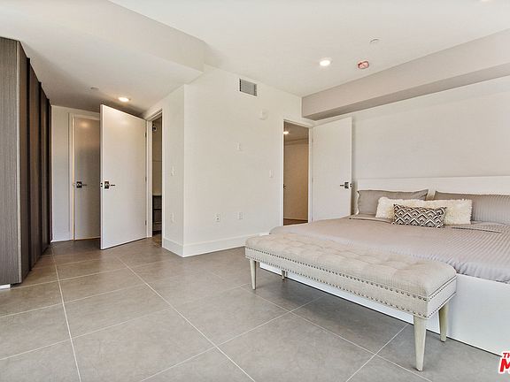 5th image of 1810 Pandora Ave Unit 102
