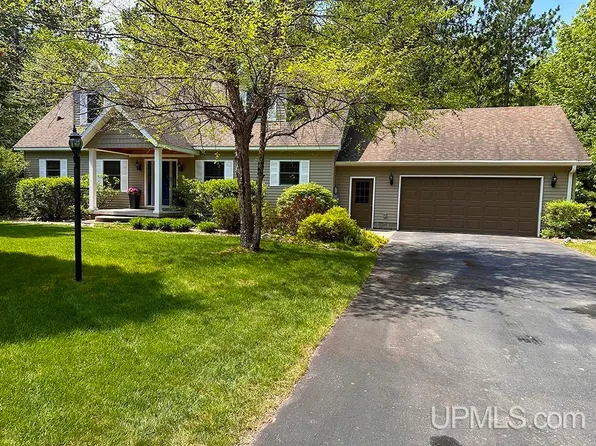 114 Chocolay River Trl, Marquette, MI 49855