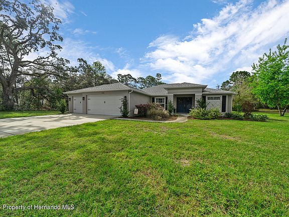 3rd image of 16386 Heron Hills Dr