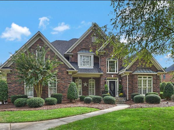 1222 Weddington Hills Dr