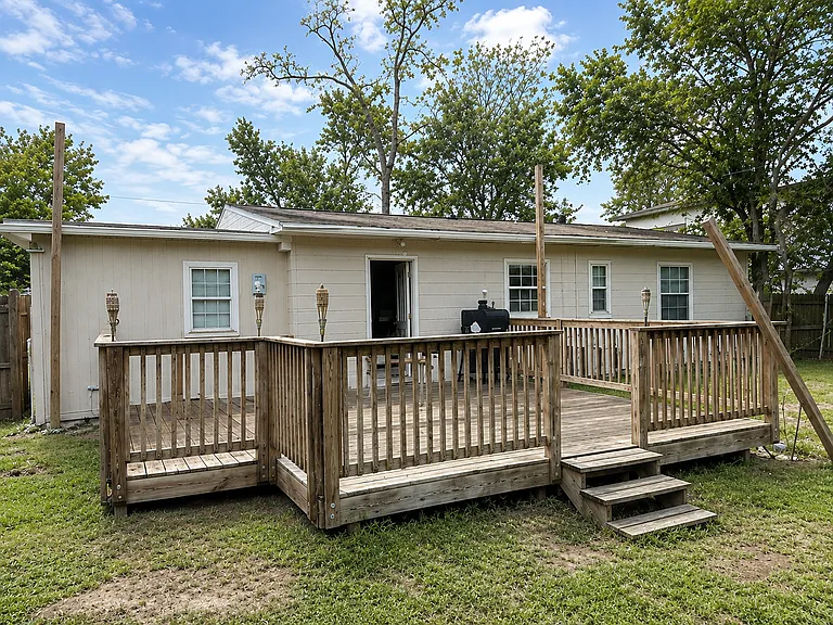 4028 Loys Dr — Photo 13