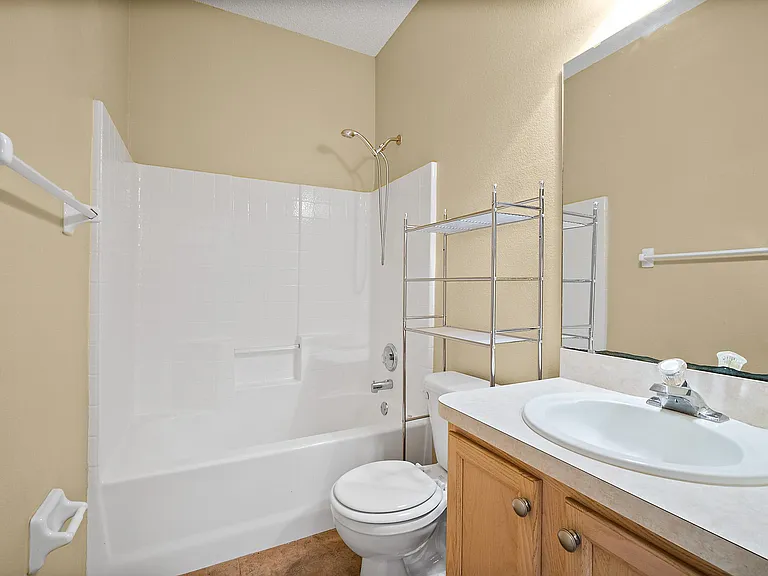 37 Pine Grove Dr — Photo 14