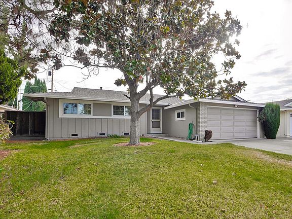 2nd image of 5824 Comanche Dr