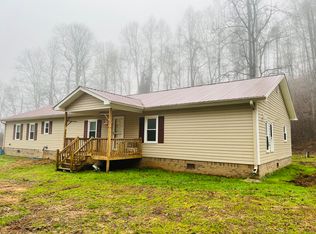 1573 Sunny Point Rd, Castlewood, VA 24224