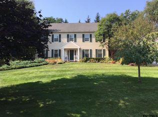 19 Greyledge Dr, Albany, NY 12211