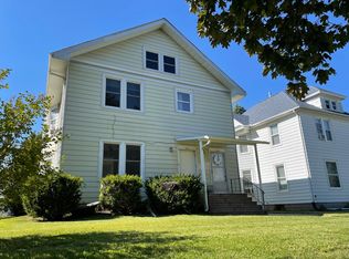 1811 17th Ave, Moline, IL 61265