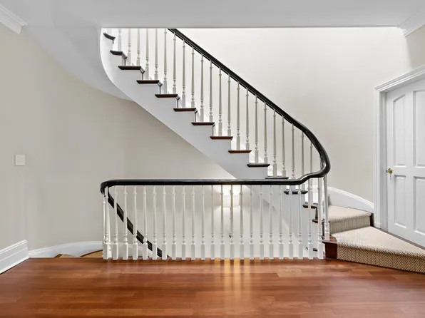 630 Hudson Street image 21 of 50