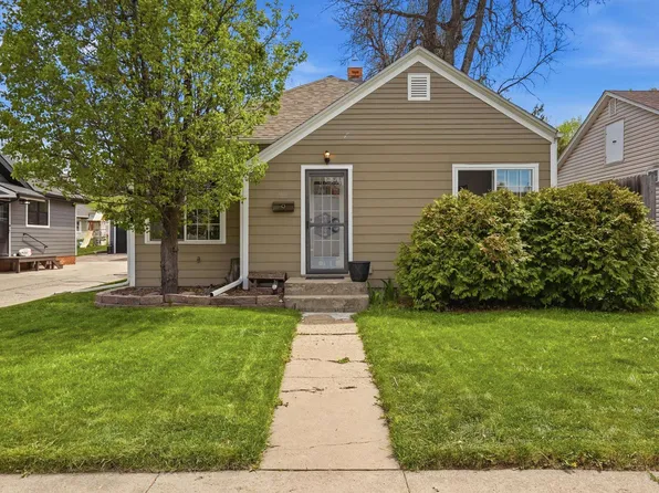 1018 Kingsbury St, Belle Fourche, SD 57717