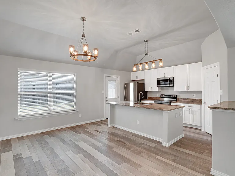 04_kitchen IMG_9616_mls_10142022