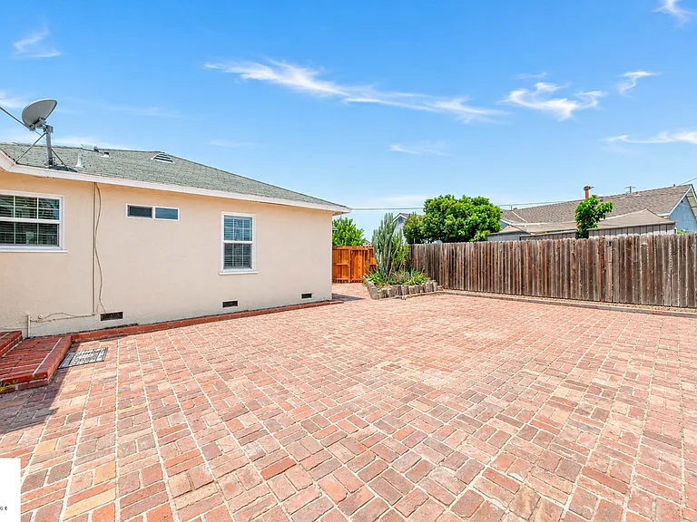4854 Halkett Ave — Photo 19