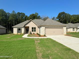 729 Magnolia Point Cir, Pearl, MS 39208