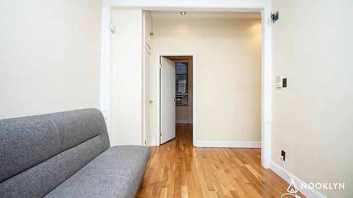 Rented by Nooklyn NYC LLC | media 21