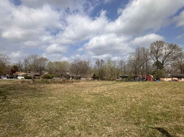 Stucker Ln, Poplar Bluff, MO 63901