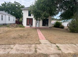 238 S 6th St, Hot Springs, SD 57747