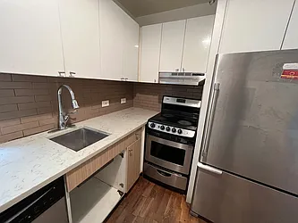 Rented by CITY SKYLINE REALTY INC