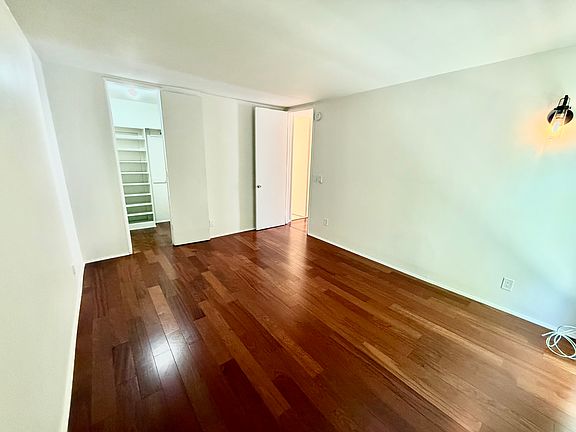 Built in shelves in the walk in closet