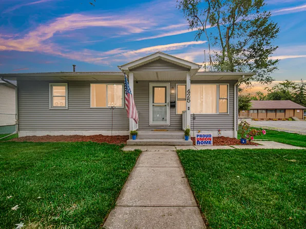 425 S 12th St, Chesterton, IN 46304