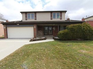 33828 Curcio Dr, Sterling Heights, MI 48310