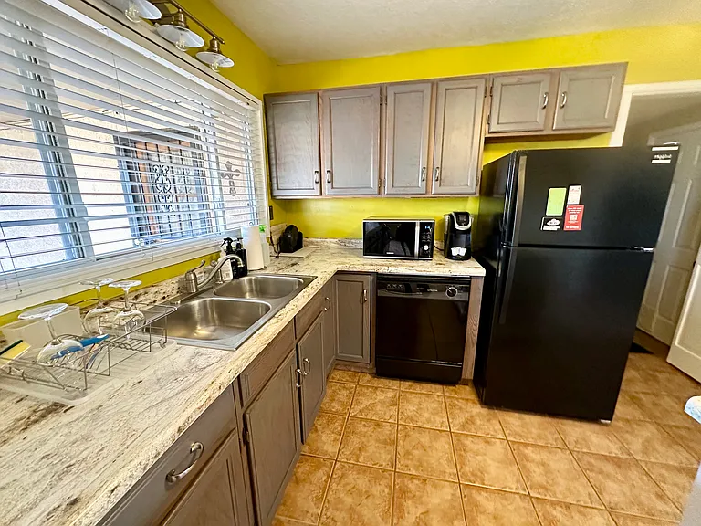 2515 Frances St NE — Photo 8