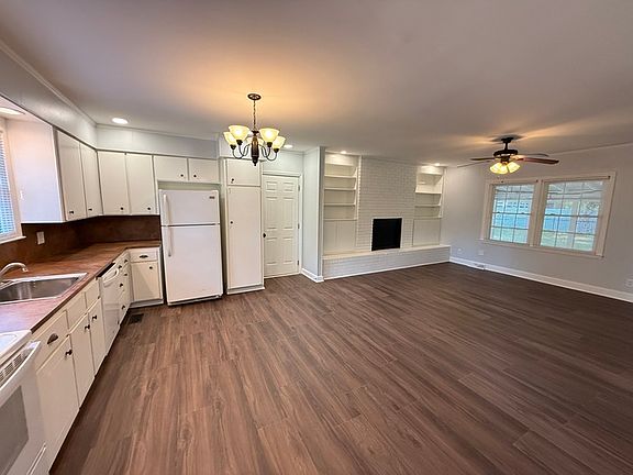 3rd image of 1132 Hipp Rd