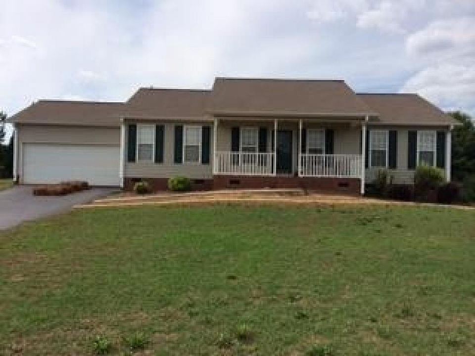 1st image of 121 Beaver Creek Dr
