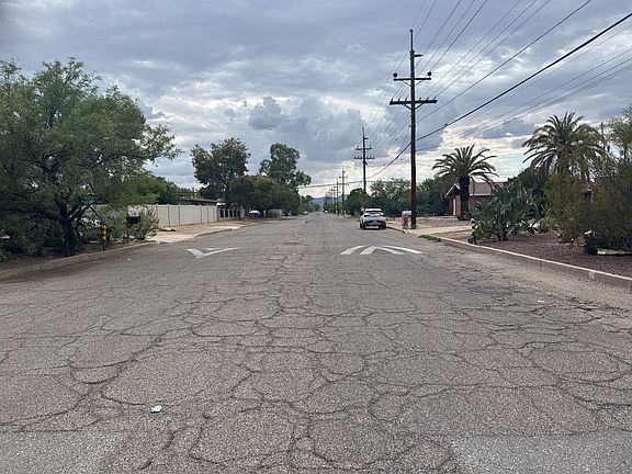4th image of 2326 E Hedrick Dr