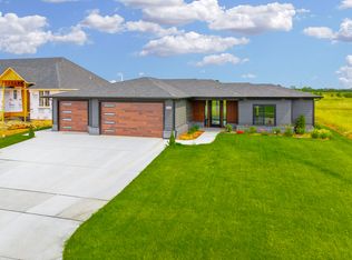 912 E Sapphire Ln, Mulvane, KS 67110