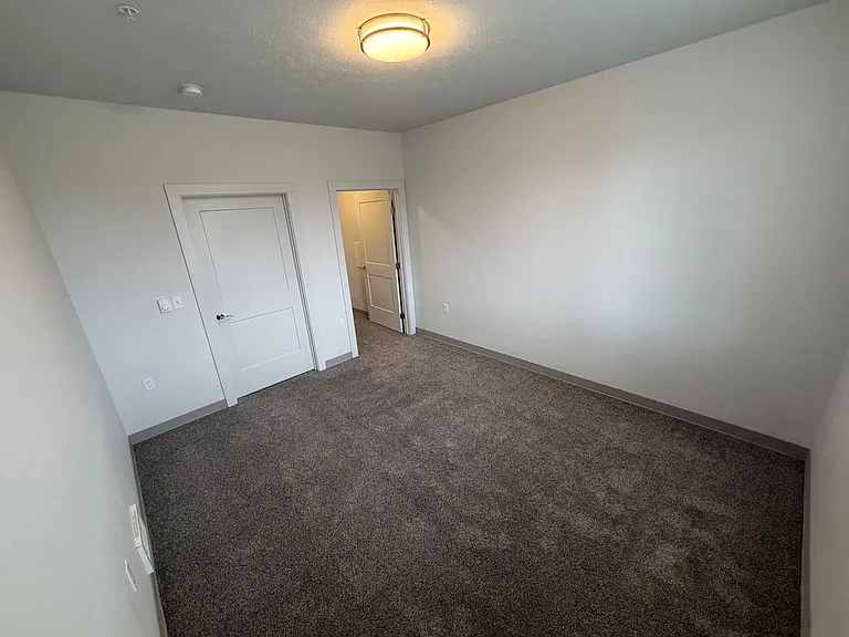 Nathan Apartments — Photo 40