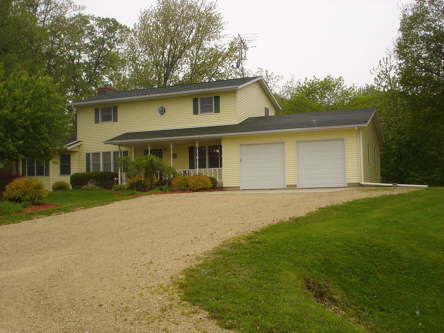 21537 Ebys Mill Rd, Cascade, IA 52033 Zillow