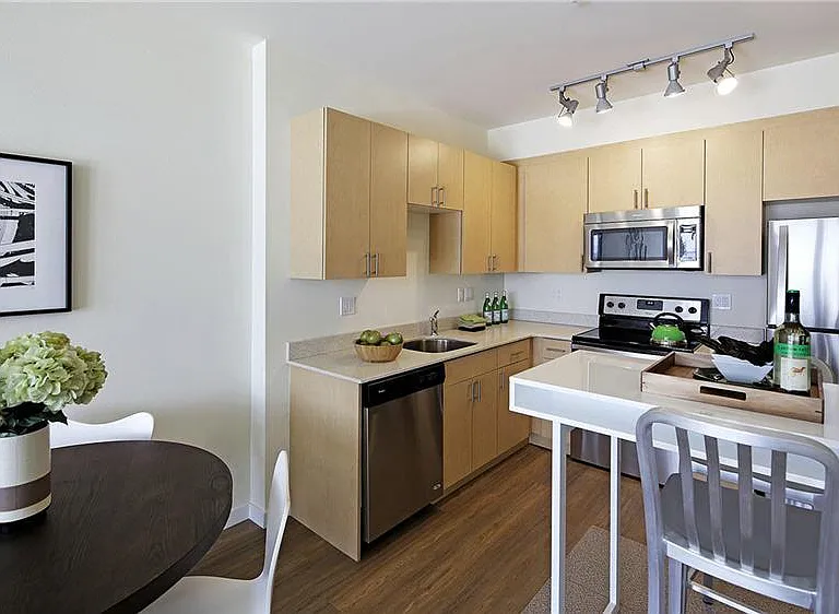 1 Bed + Alcove | Kitchen Alt