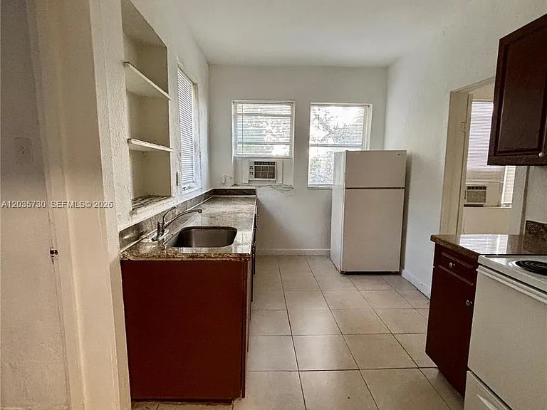 1060 NW 47th St #7 — Photo 3