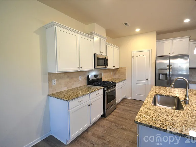 12854 Robert Walker Dr — Photo 9