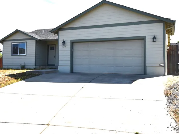 1213 Cessna Ct, Sweet Home, OR 97386