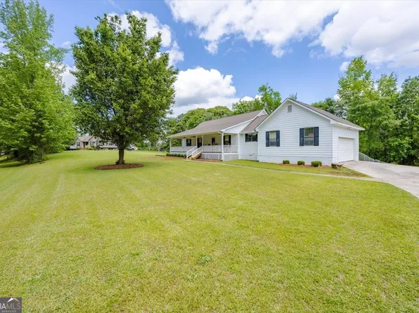 1271 Forsyth Landing Dr, Forsyth, GA 31029