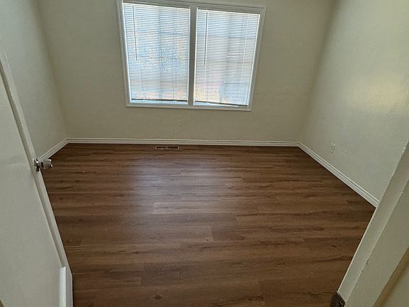 3rd image of 112 Campbell Ave