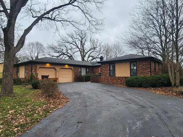 12814 Ellen Dr, Genoa, IL 60135