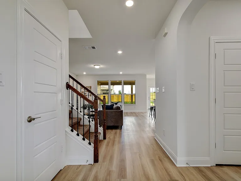 108 Redcliff Path — Photo 17